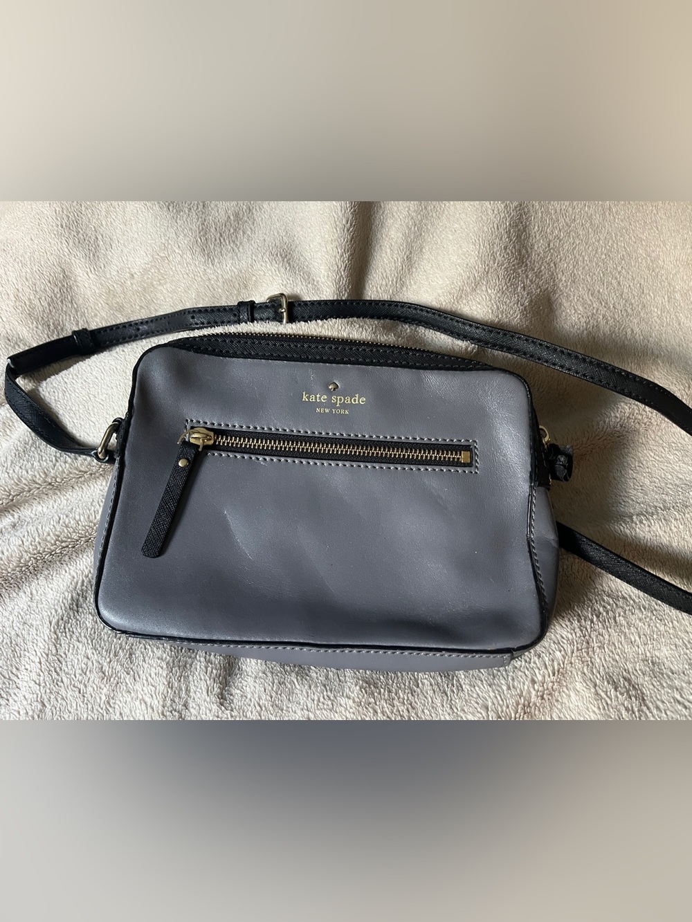 Kate Spade Gray Crossbody with broken strap